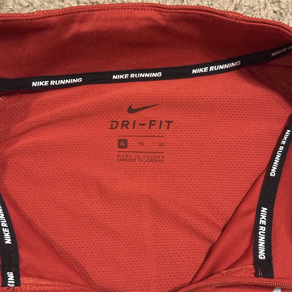 Nike Men’s Dri-FIT Element 1/2 zip